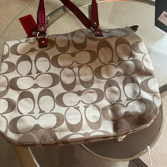 Handbag - Picture 2 of 2